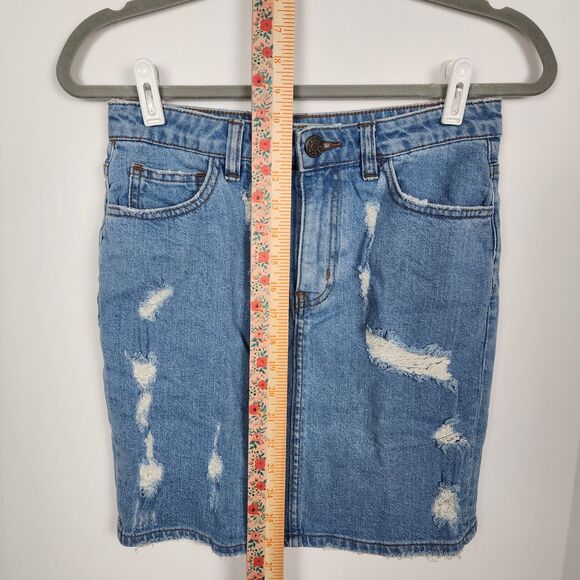 BDG Distressed Denim Mini Skirt Size Small - Picture 6 of 6